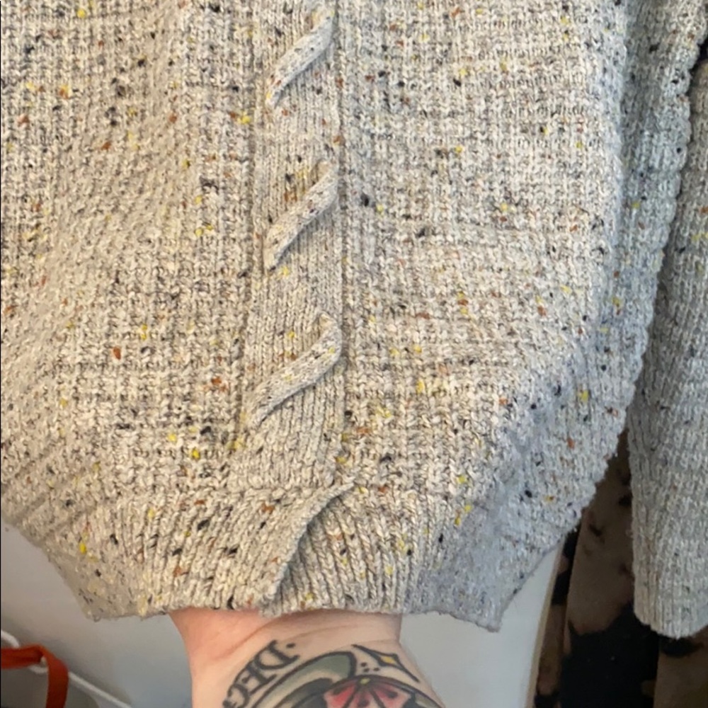 Universal Thread sweater - Picture 3 of 3